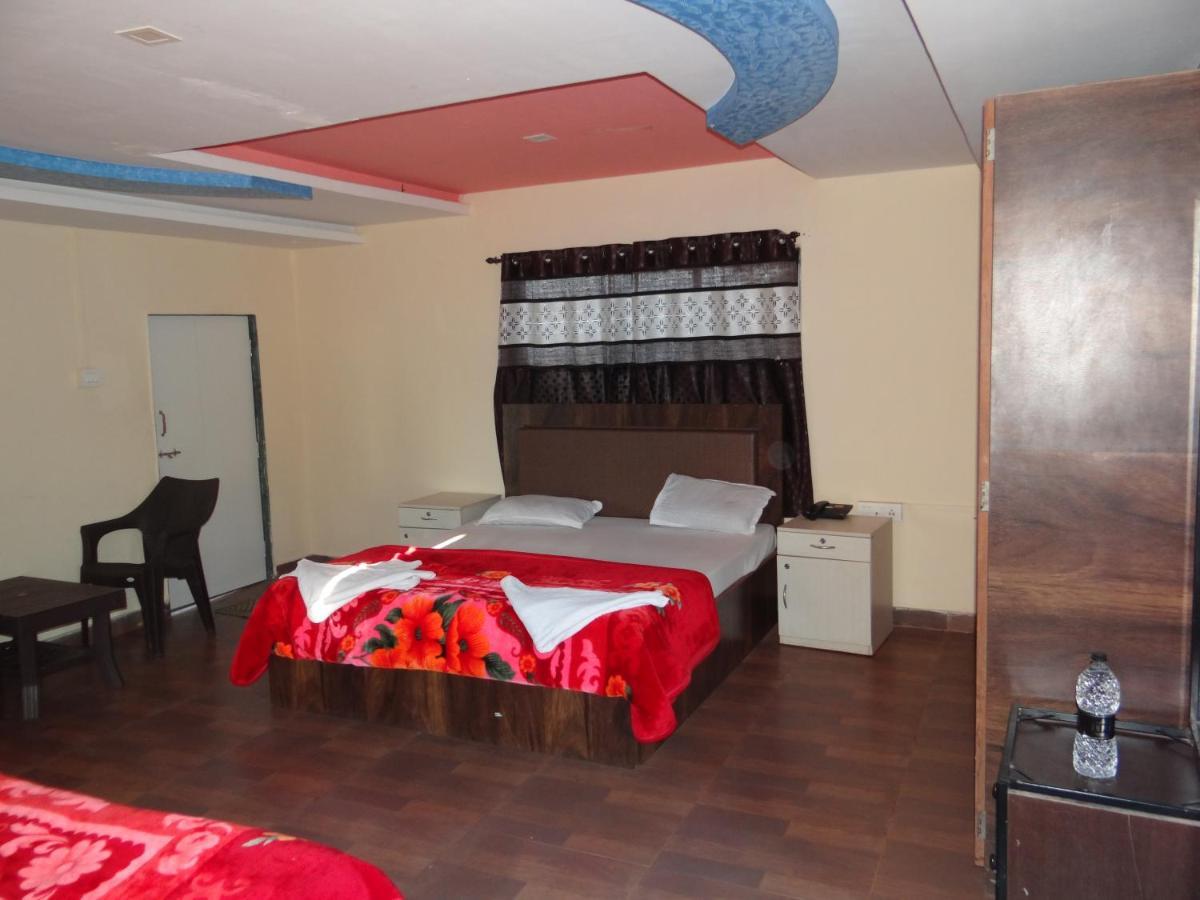 Hôtel Exotic Valley à Mahābaleshwar Extérieur photo