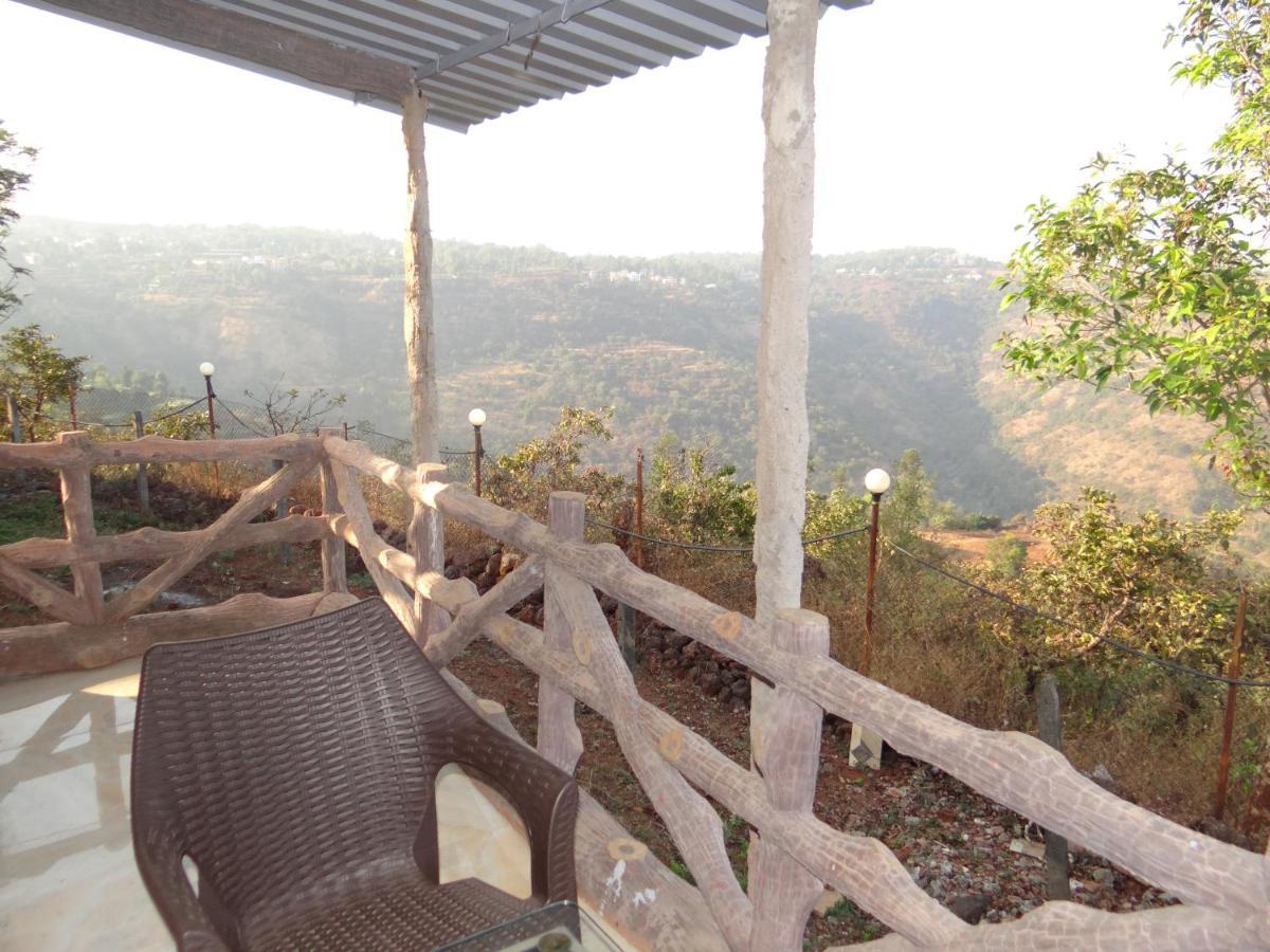 Hôtel Exotic Valley à Mahābaleshwar Extérieur photo