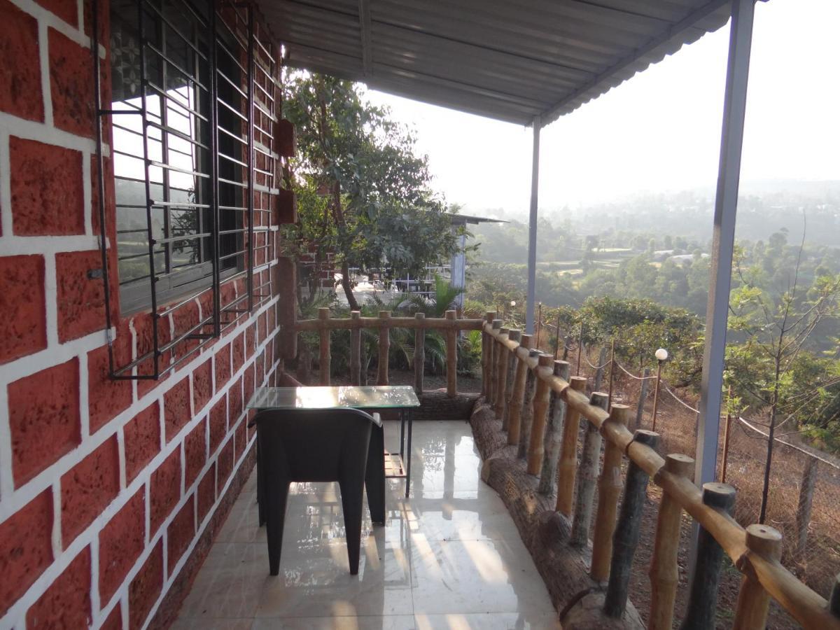 Hôtel Exotic Valley à Mahābaleshwar Extérieur photo