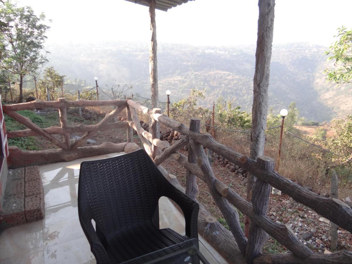 Hôtel Exotic Valley à Mahābaleshwar Extérieur photo