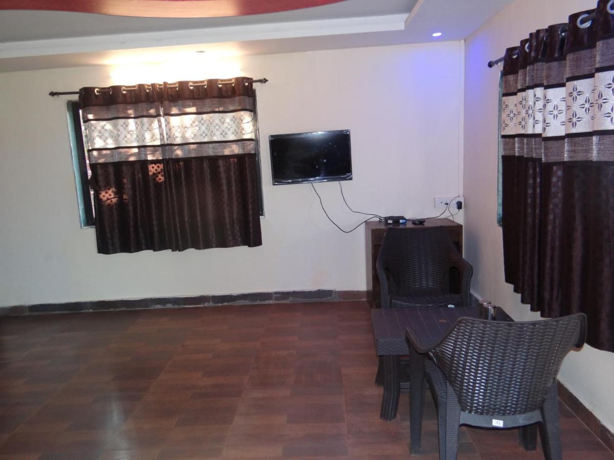 Hôtel Exotic Valley à Mahābaleshwar Extérieur photo