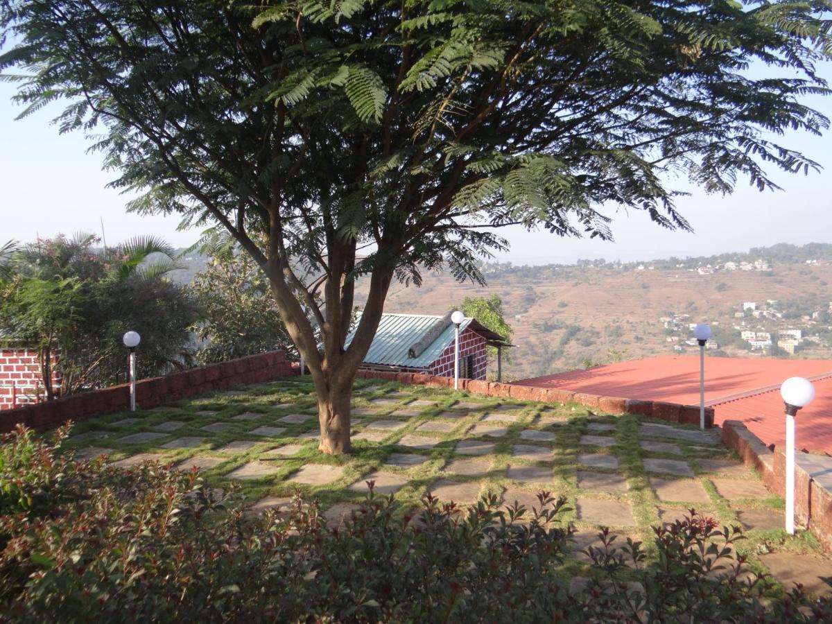 Hôtel Exotic Valley à Mahābaleshwar Extérieur photo